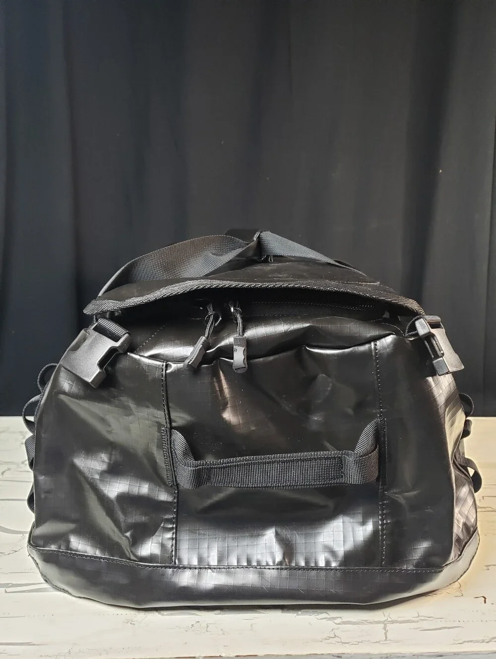 Levi's Ripstop Convertible Duffel Bag/ Backpack in Black - New with Tags